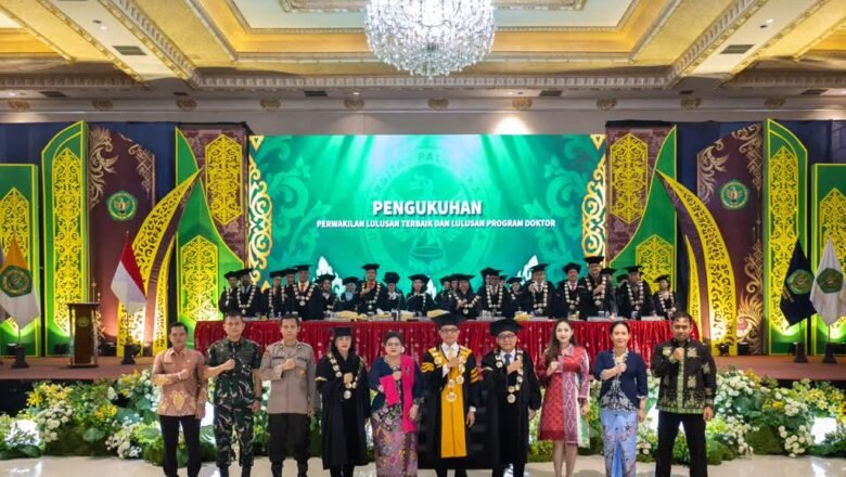 UPR Kukuhkan 1.267 Wisudawan, Rektor Soroti Peran Lulusan RPL dan Isu Karhutla